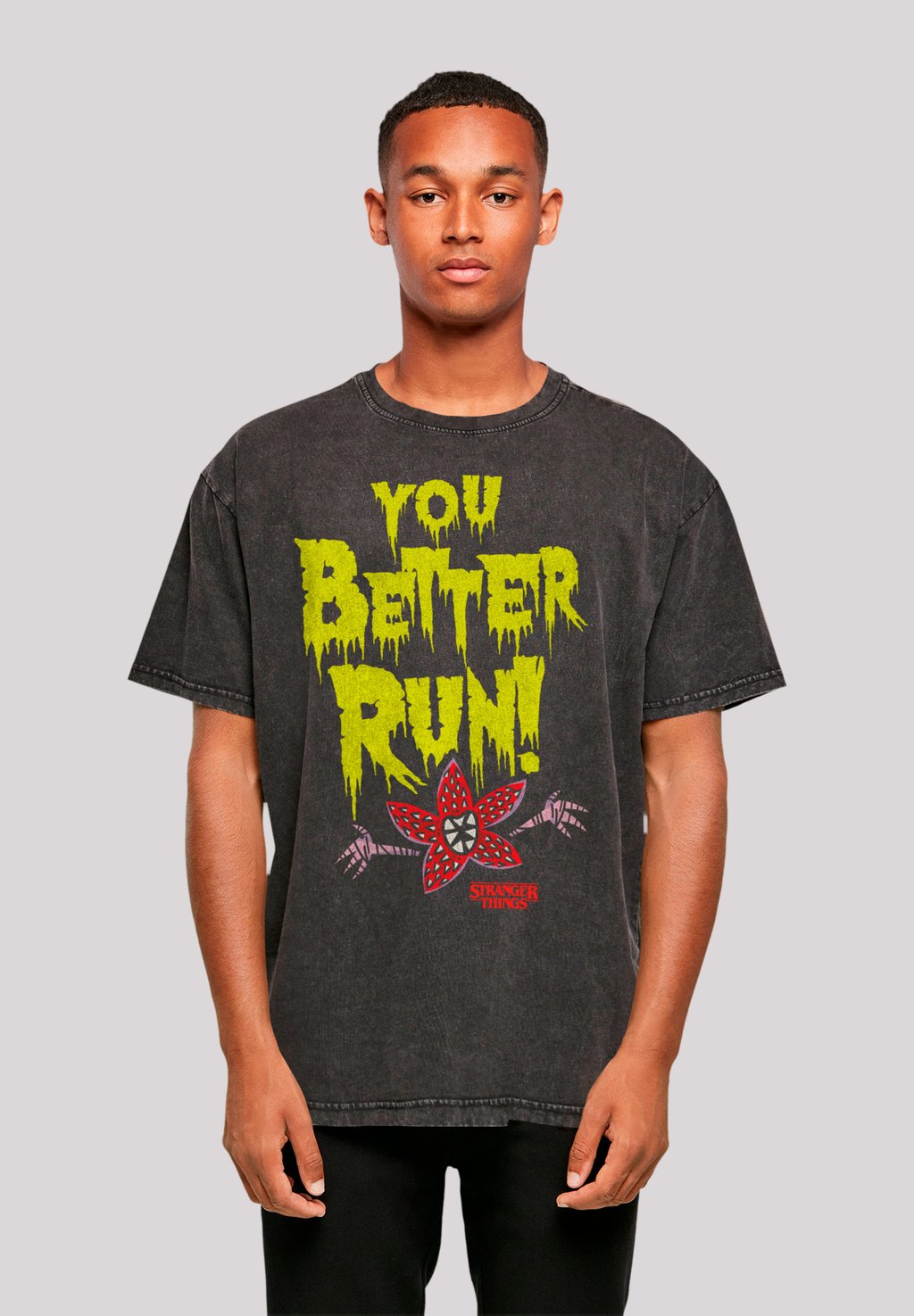 

Футболка с принтом STRANGER THINGS YOU BETTER RUN NETFLIX TV SERIES F4NT4STIC, черный