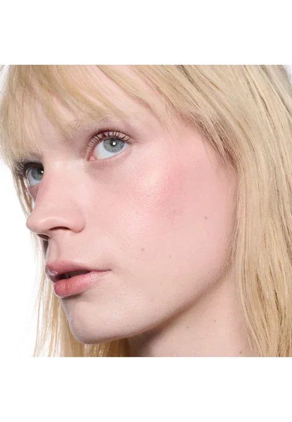 Пудровая румяна Skinfinish Colourstruck Mac, Peach Twist, 4.5 г, цвет peach twist — фото 2