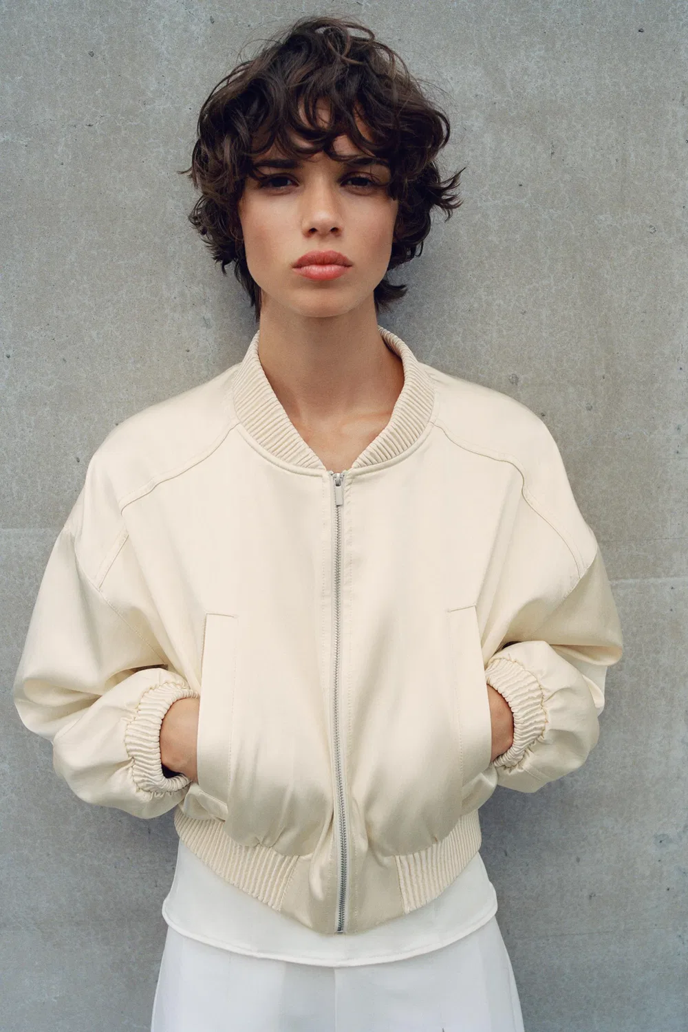 Укороченная атласная куртка-бомбер ZARA, Beige