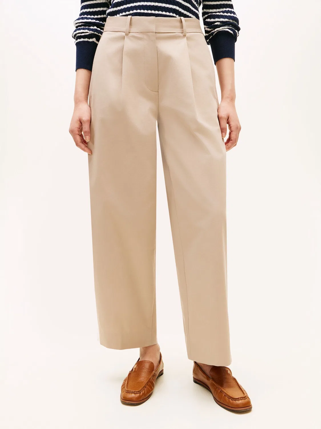 Чиносы с бочкообразной штаниной, модель Barrel Leg Tommy Hilfiger, кремовый