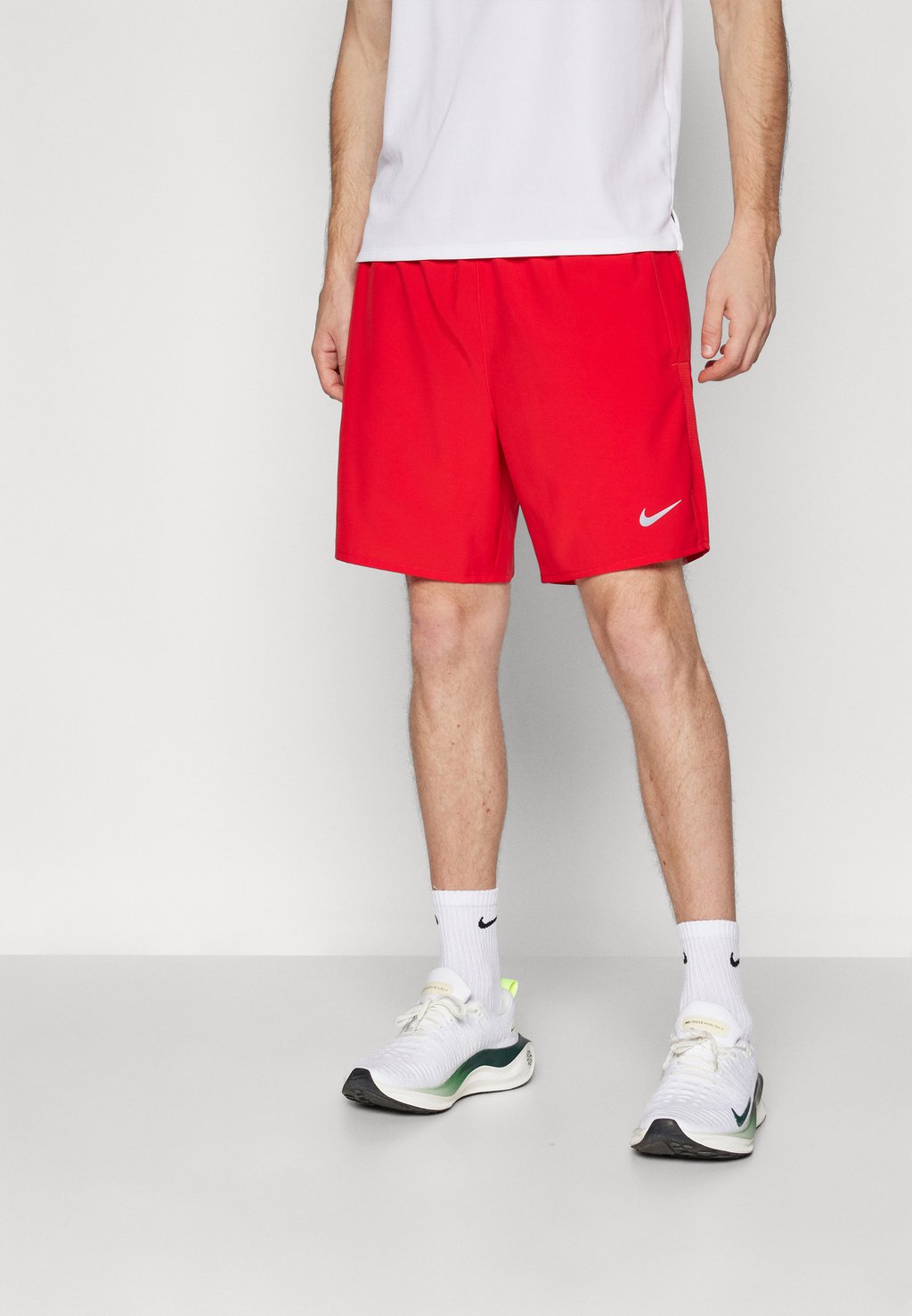 

Спортивные шорты CHALLENGER Nike Performance, красный