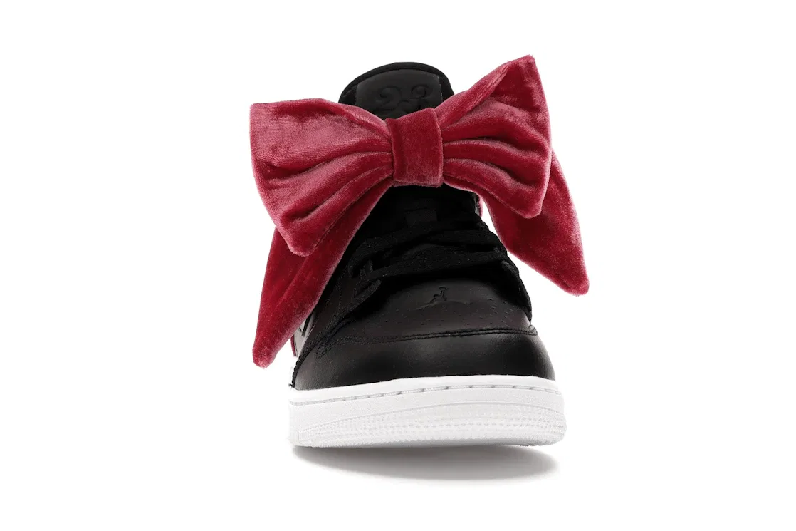 Детские кроссовки lifestyle Jordan 1 Mid Bow Jordan, Black/Black-Noble Red — фото 2