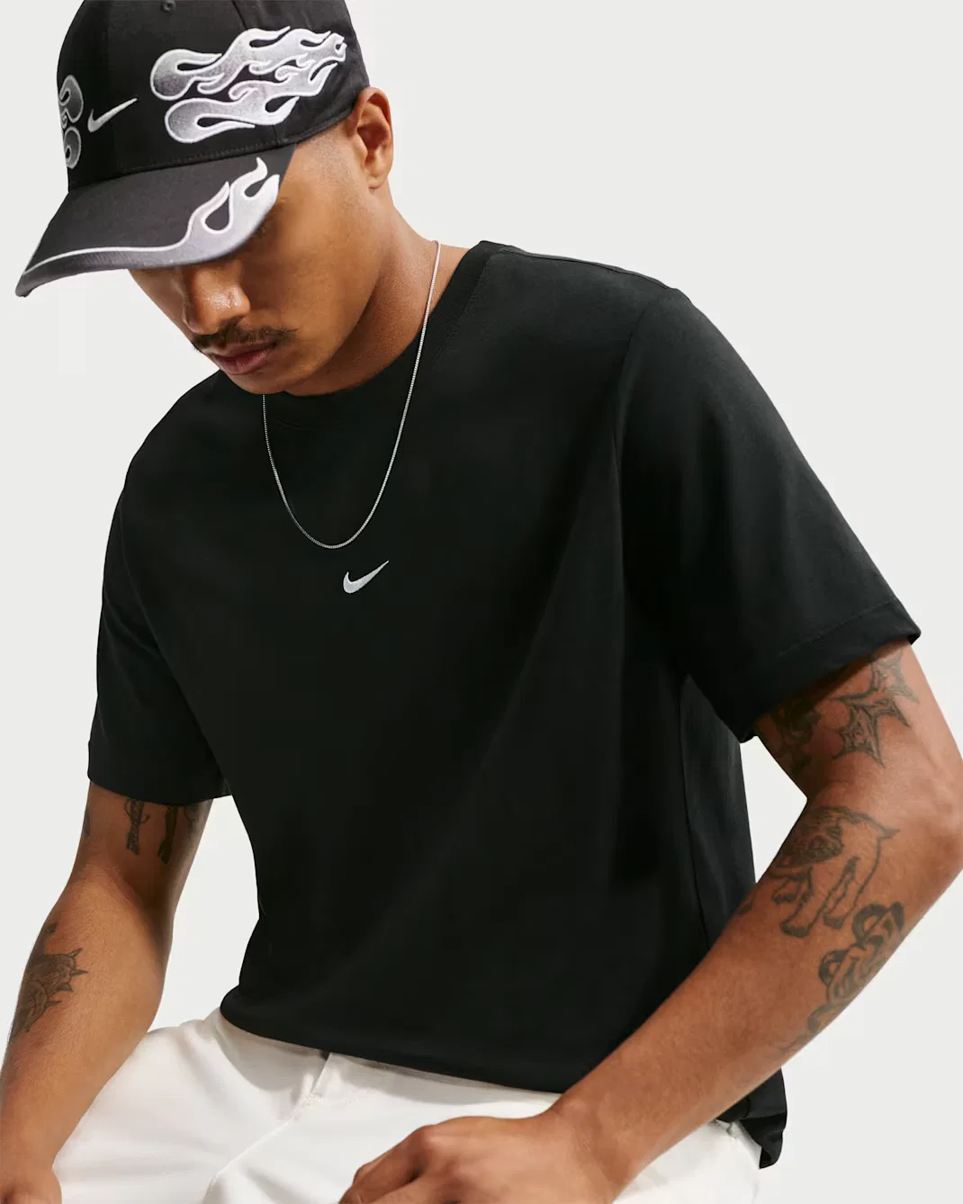 Стандартная мужская футболка Nike Sportswear, Black/White