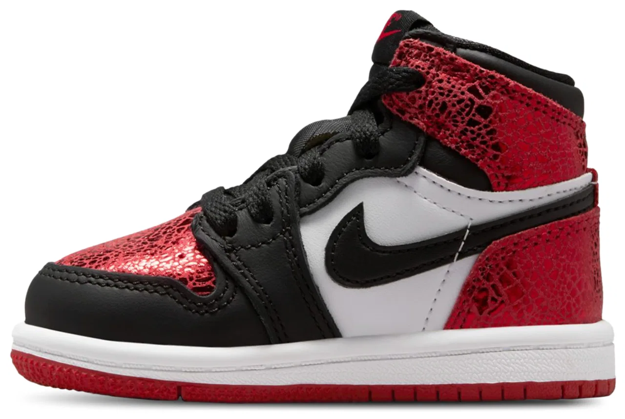 Кроссовки для девочек Jordan Retro 1 HI OG Remastered, цвет Varsity Red/Black — фото 2