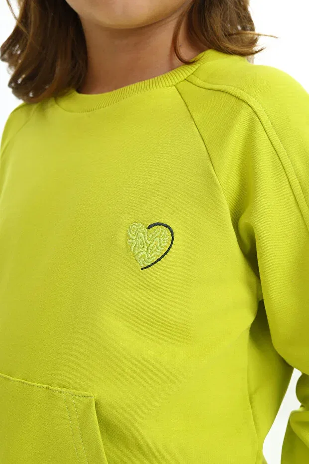 Детский спортивный костюм для девочек с принтом Raglan Sleeve Kangaroo Pocket Embroidered Tracksuit Set Toontoy, Light Green — фото 3