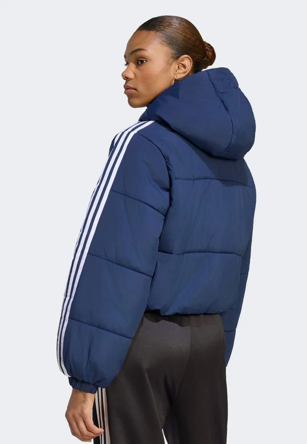 Укороченная пуховая куртка с капюшоном Adicolor - зимняя куртка Adidas Originals, Night Indigo — фото 2