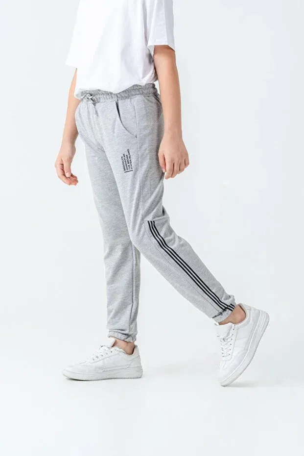 Детские спортивные штаны для мальчиков с принтом Right Left Side Stripe Printed Left Pocket Bottom Printed Boys' Sweatpants Mışıl Kids, Gray Melange — фото 4