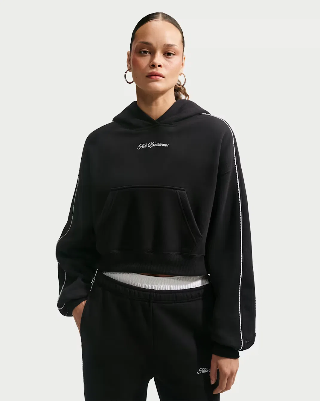 Женская укороченная толстовка с капюшоном Nike Studio Fleece Medium Weight "Graphic Pack", Total Black/Sail/Total Black — фото 3