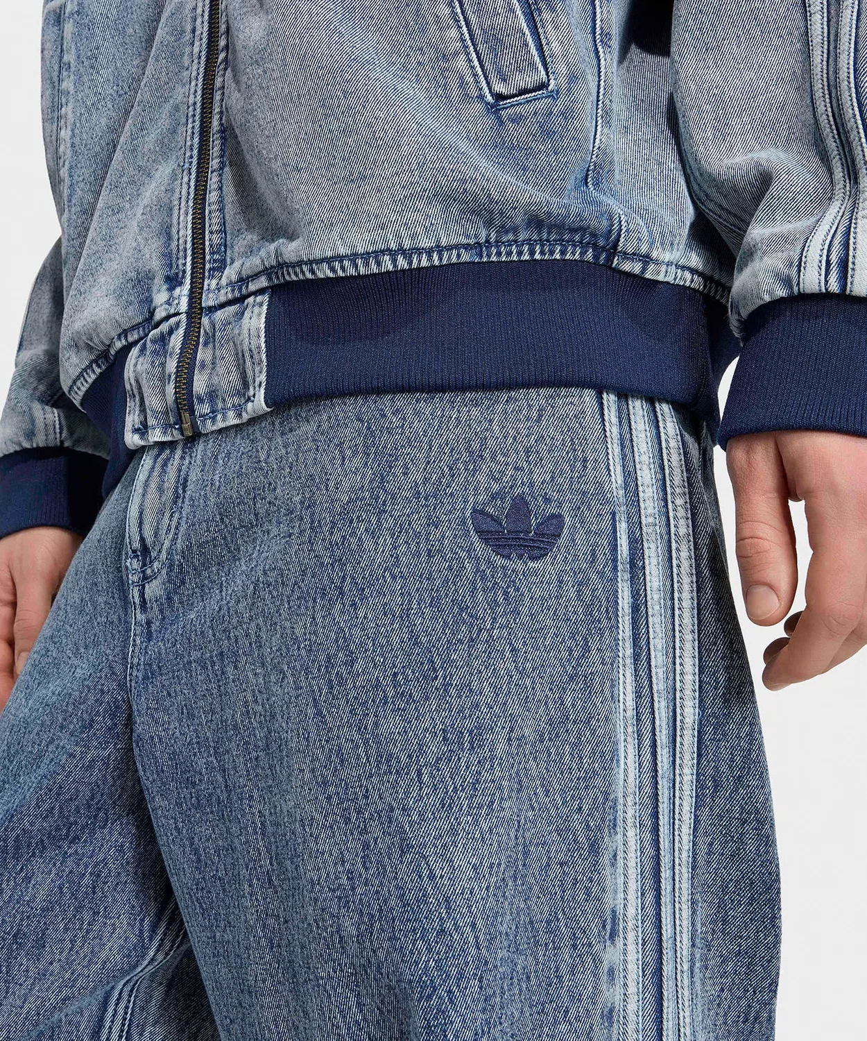 Джинсы прямого кроя с боковой линией Adidas SST Denim Jeans Straight Leg, Синий — фото 3