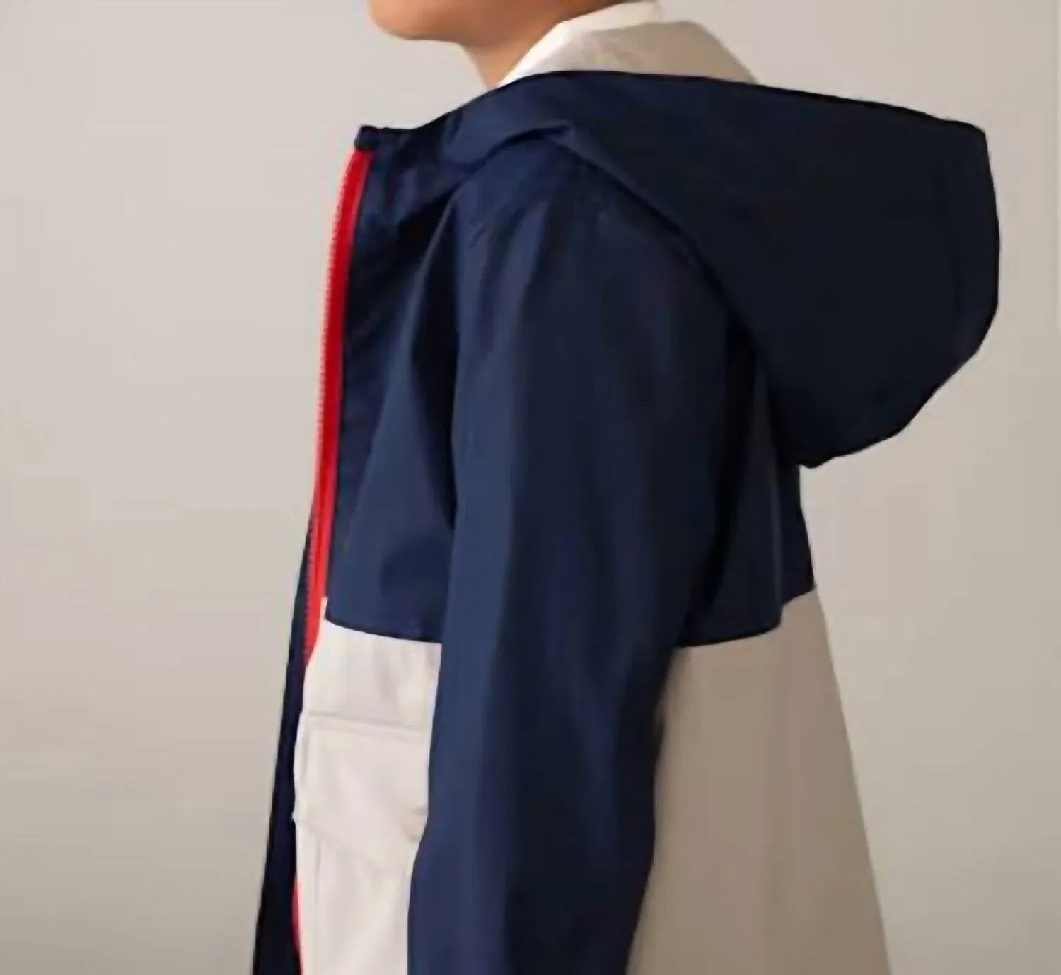 Детский плащ для мальчиков с принтом Two Tone Colorblock Raincoat Mayoral, темно-синий — фото 2