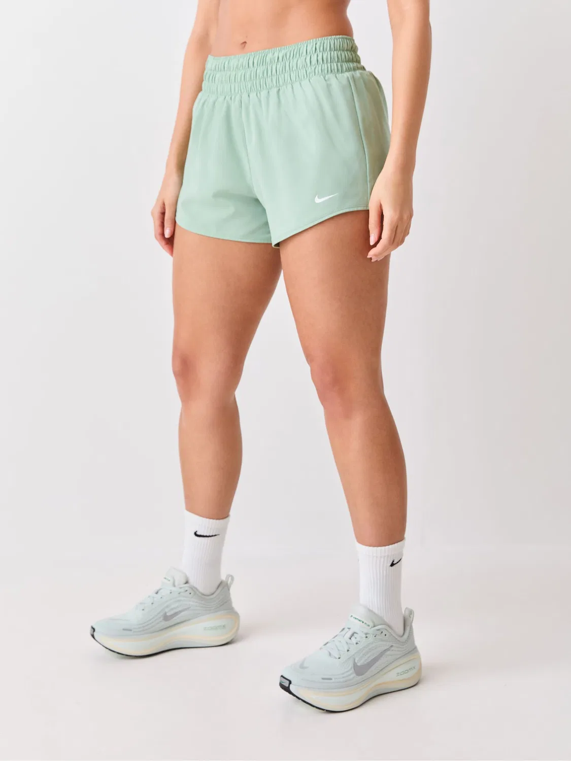 Шорты Nike Steam Green One Dri-FIT со средней посадкой, 3 дюйма, на подкладке — фото 3