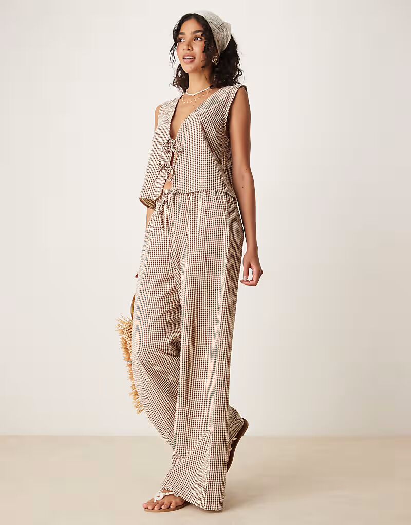 

Широкие брюки ASOS DESIGN в клетку цвета пахты