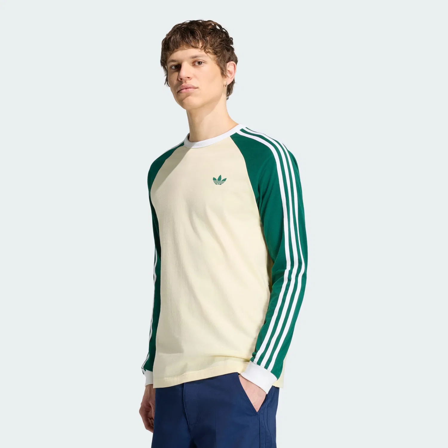 Футболка Adidas Originals кремового и зеленого цвета — фото 2