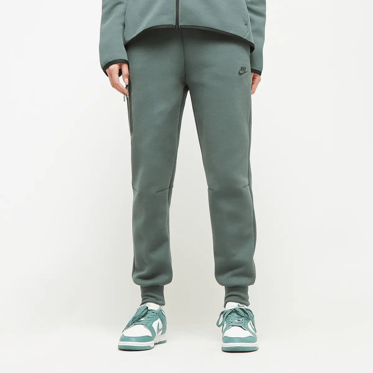 

Джоггеры Nike Sportswear Tech Fleece Mid-Rise, зеленый