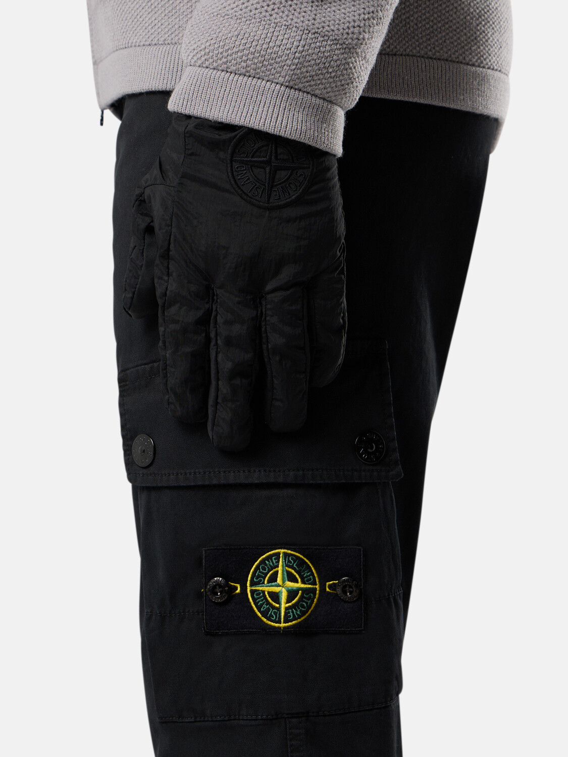 Узкие брюки-карго с карманами на молнии Stone Island 3100034 STRETCH ORGANIC BROKEN TWILL COTTON 'OLD' EFFECT, черный — фото 3