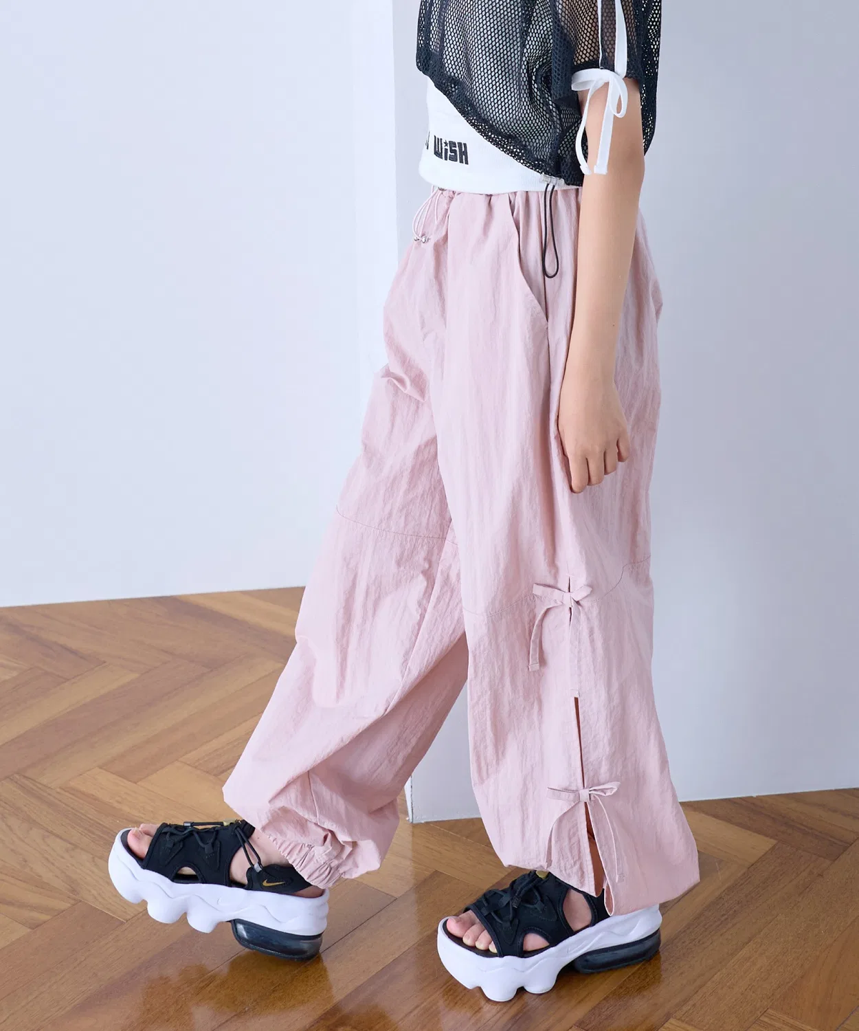 Детские карго-брюки с боковыми лентами, модель Side Ribbon BISKEE, Black — фото 3