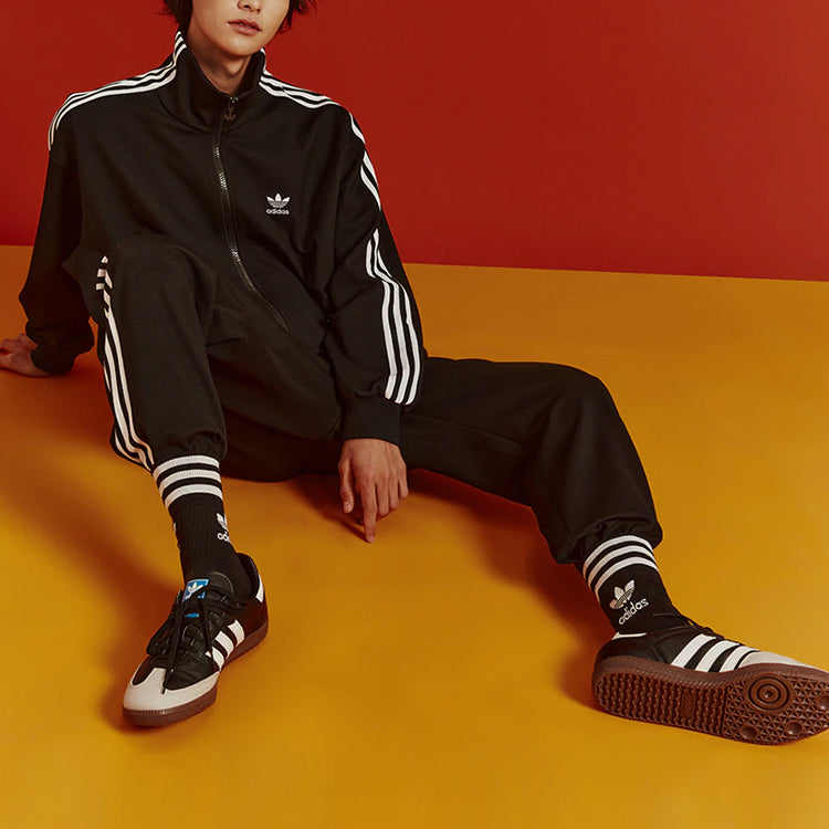 Спортивные брюки adidas originals Tracksuit Bottoms IS1677 — фото 4