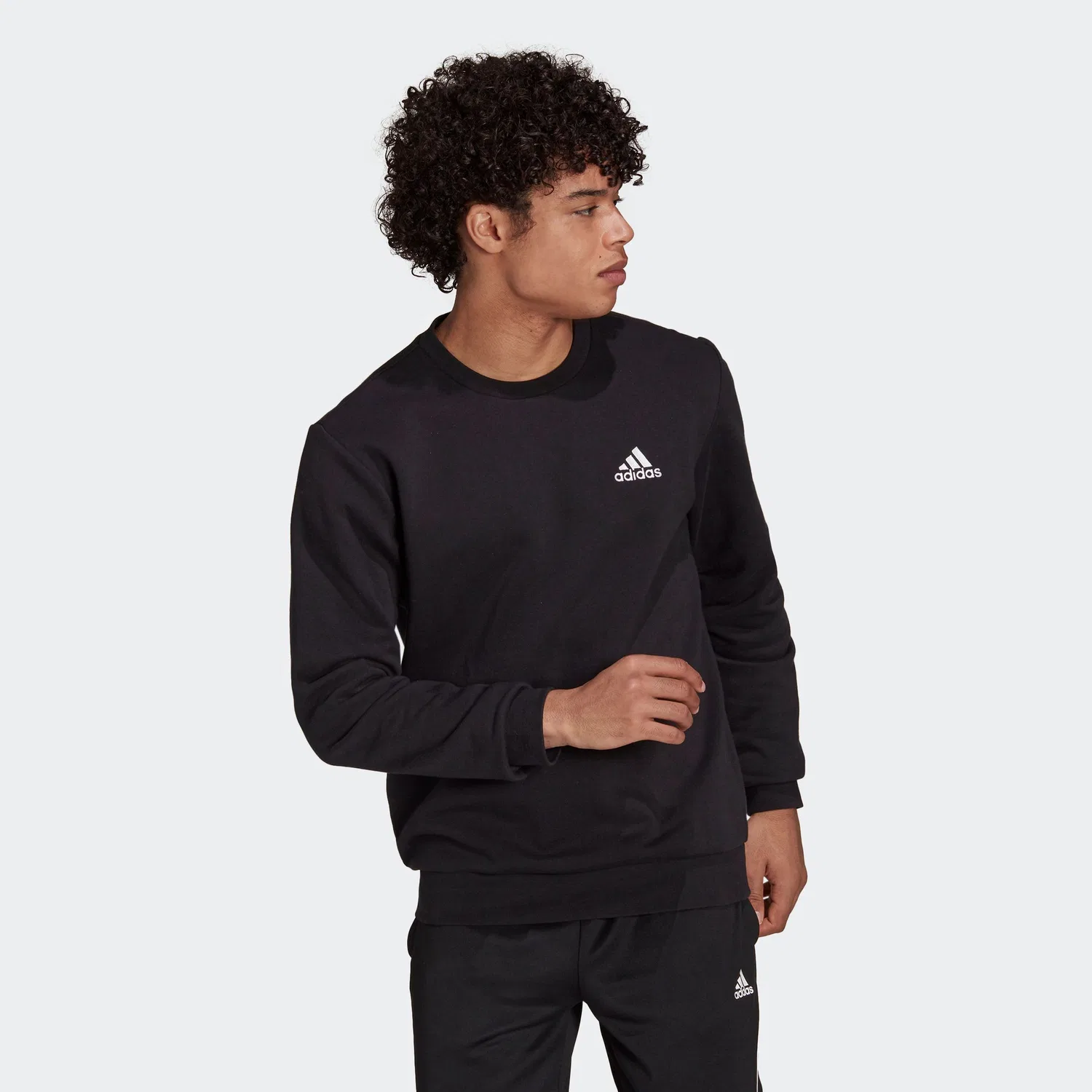 Мужской флисовый свитшот Essential чёрно-белый от Adidas — фото 2