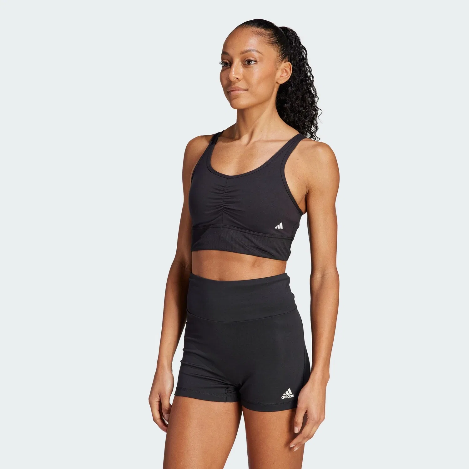 Женский спортивный бюстгальтер со средней поддержкой Essentials Medium-Support Adidas, Schwarz