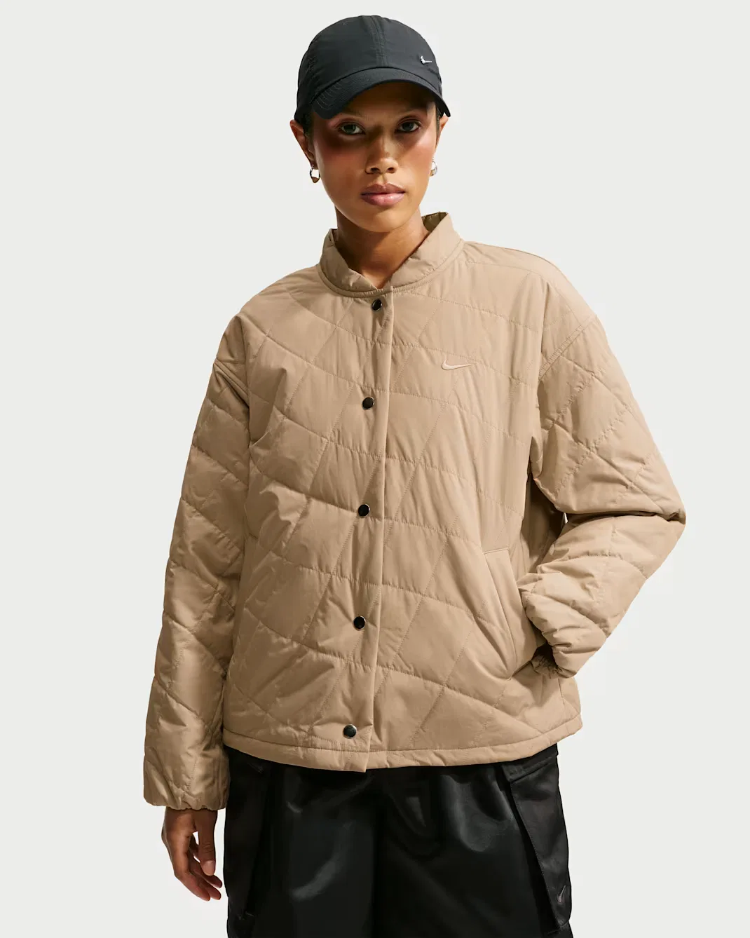 Женская стеганая куртка Therma-FIT в стиле "амбарная куртка" Nike Sportswear, Parachute Beige/Parachute Beige