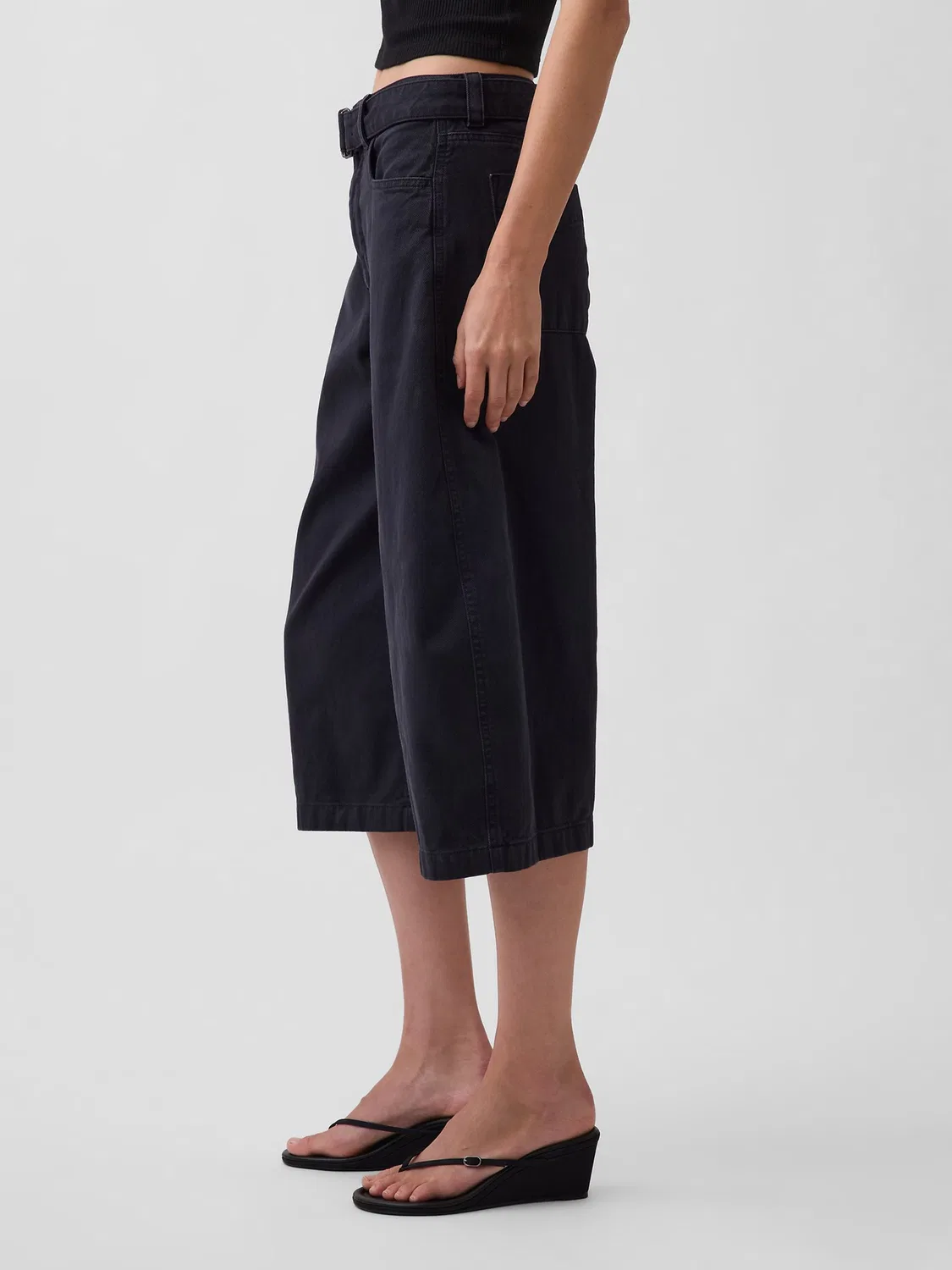 Брюки-кюлоты, классическая посадка, модель Mid Rise Belted Culotte Barrel Gap, черный — фото 3