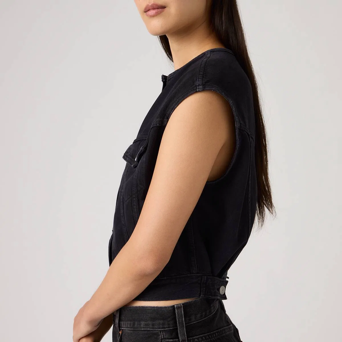 Укороченный жилет без воротника в стиле 90-х Levi's, None Your Business Stone - Black — фото 2