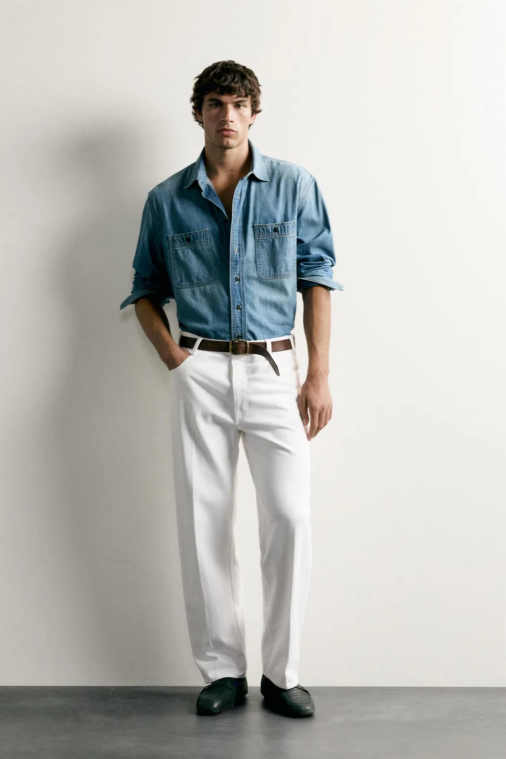 Джинсы свободного кроя с заглаженными складками ZARA, White