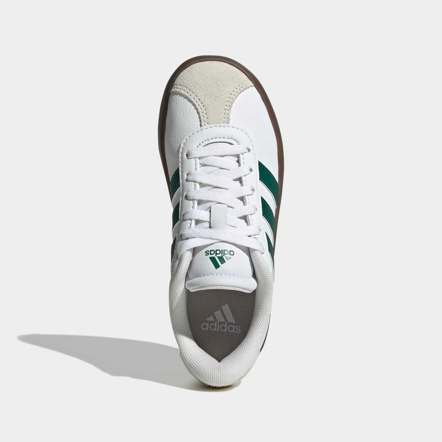 Детские кожаные кроссовки VL Court 3.0 Adidas, Cloud White/Collegiate Green/Gum5 — фото 4