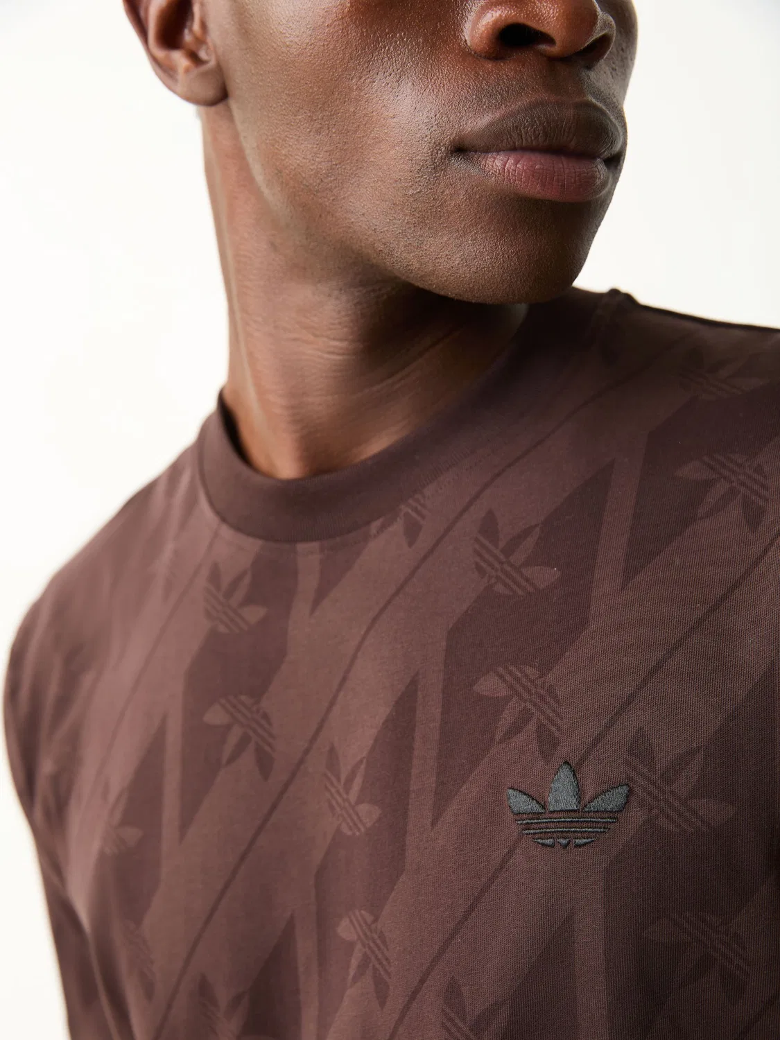 Футболка с монограммой adidas Originals, коричневый — фото 4