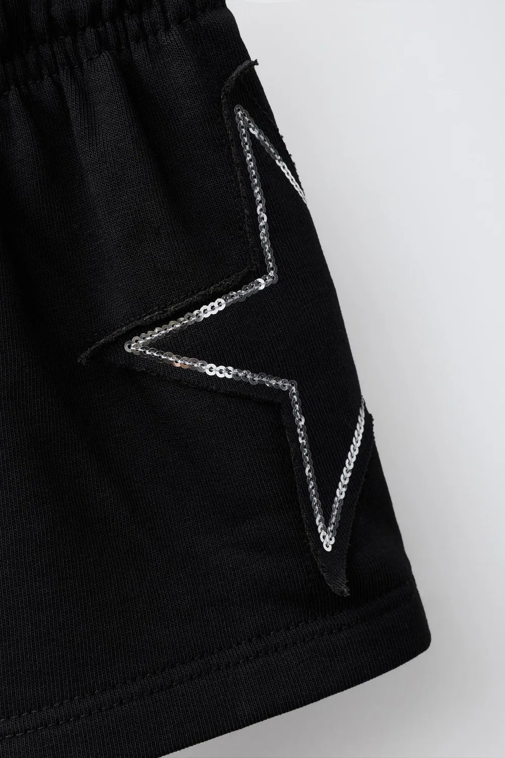 Бермудские шорты с нашивкой в виде звезды, украшенной пайетками ZARA, Black — фото 4