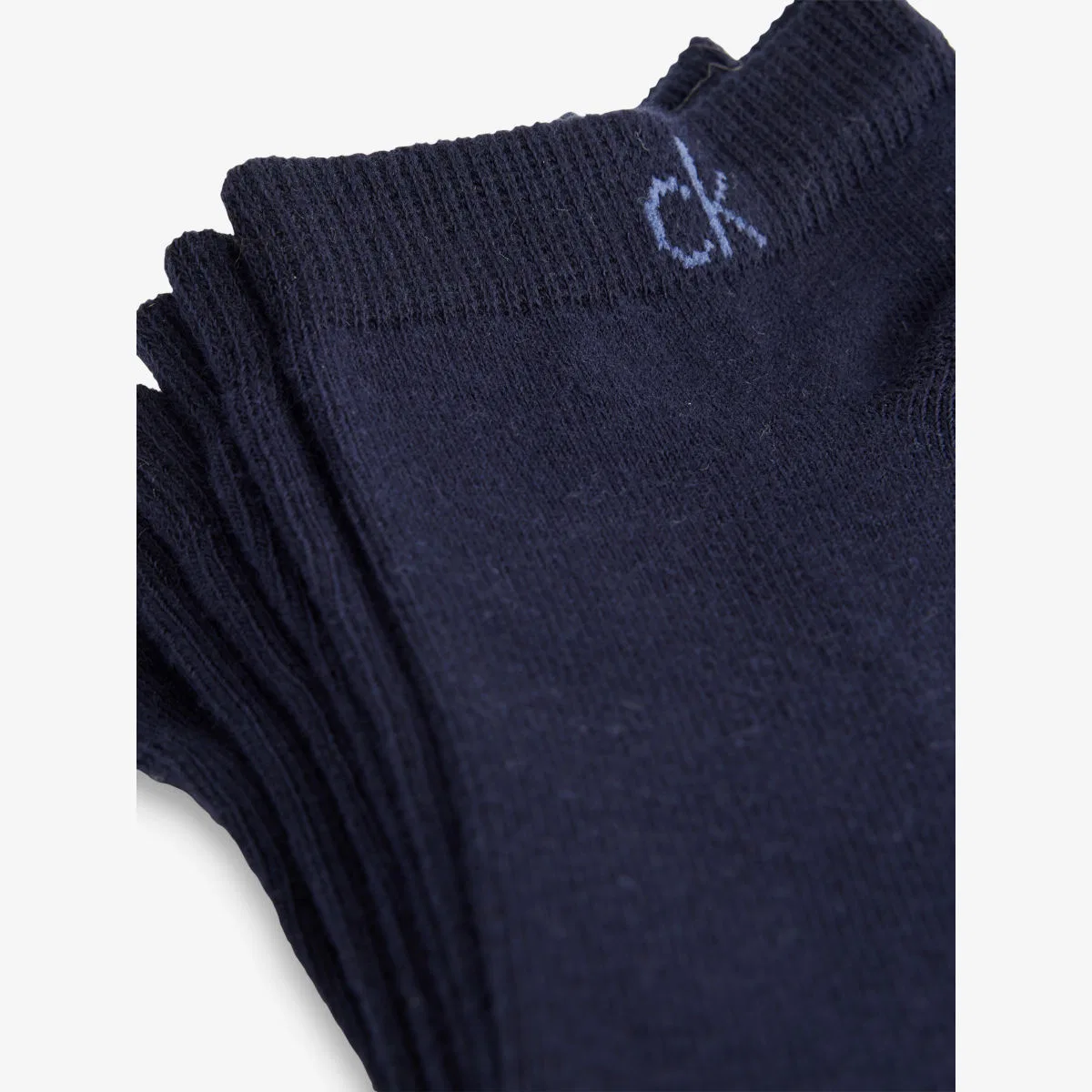 Комплект из трех пар эластичных хлопковых носков с логотипом Calvin Klein, белый — фото 2