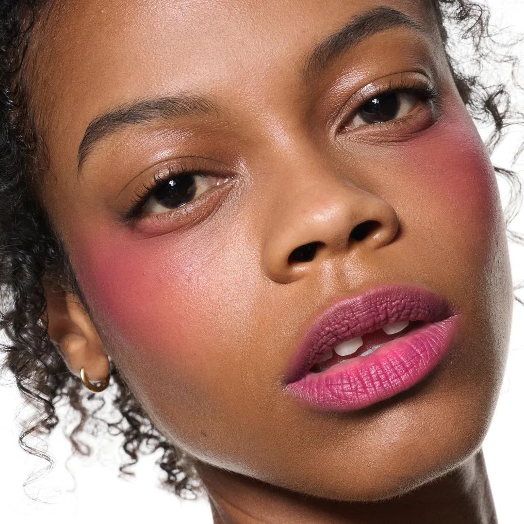Мусс для губ и щёк MAC Powder Kiss Lip + Cheek Mousse, Make It Fashun!, 5 мл — фото 4