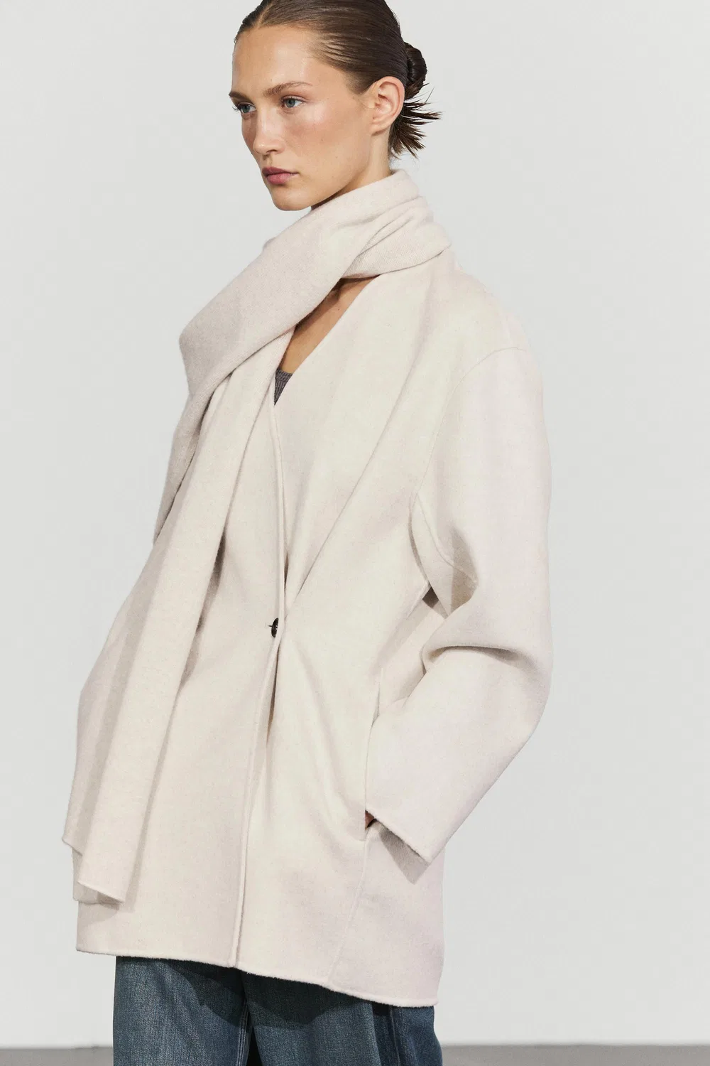 Пальто Massimo Dutti, с отделанным воротником-шарфом, бежевый — фото 3