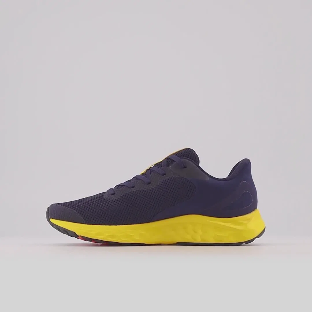 Детские кроссовки для мальчиков с дышащей сеткой Fresh Foam Arishi v4 Lace New Balance, Team Navy With Electric Red And Egg Yolk — фото 3