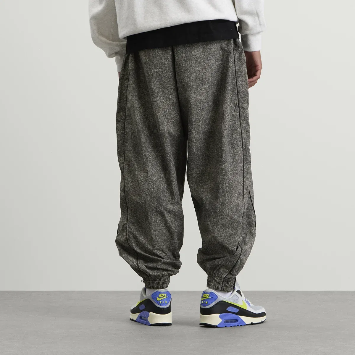 Спортивные брюки Nike Club Rules AOP Track Pant, College Grey & Black — фото 3