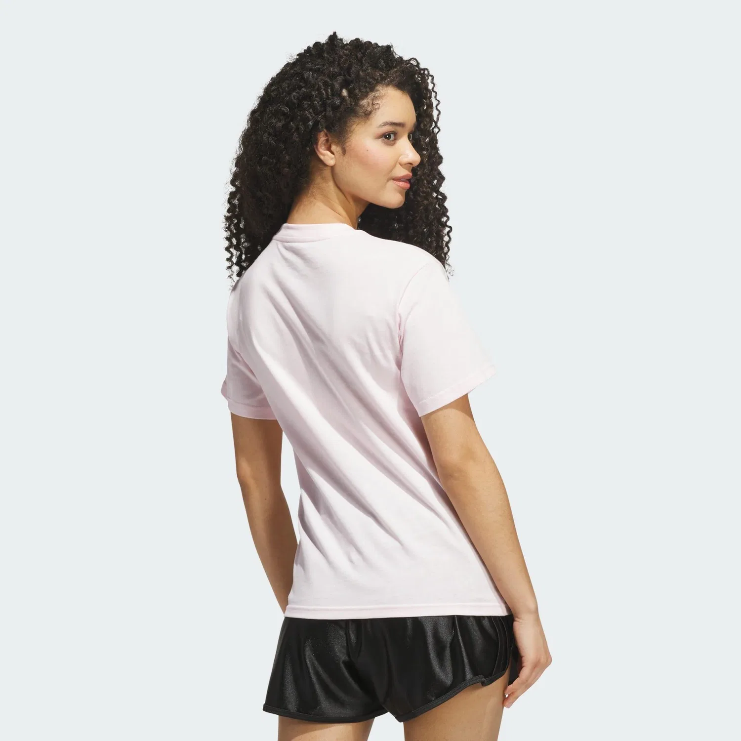 Мужская футболка с сатиновой аппликацией Satin-Filled Logo Grafik T-Shirt Adidas, Роза — фото 3