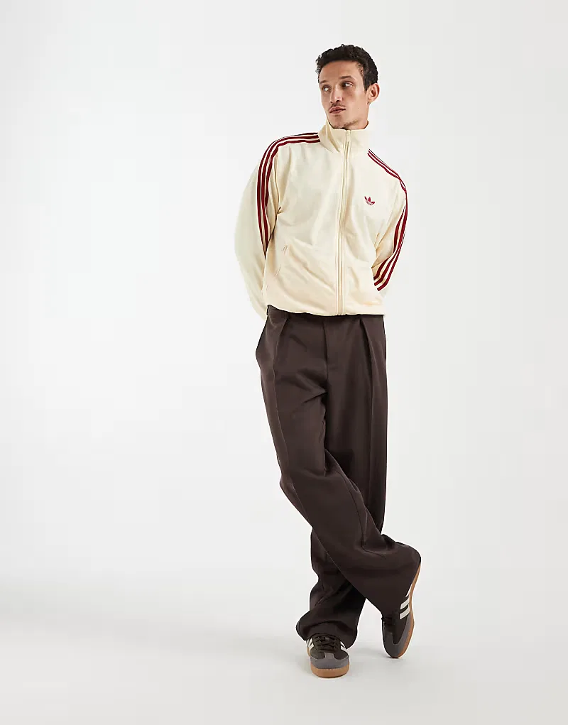 Куртка спортивная Firebird Adidas Originals, Warm Vanilla/Team Victory — фото 2