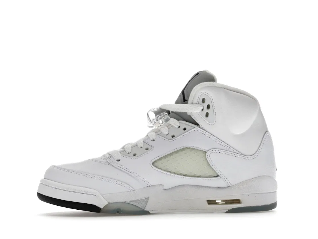 Детские кроссовки Lifestyle с классическим дизайном Jordan 5 Retro Jordan, White/Black-Metallic Silver — фото 3