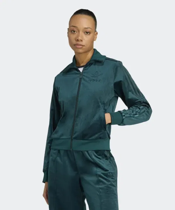 Тренировочная куртка велюровая Adidas, цвета айвори