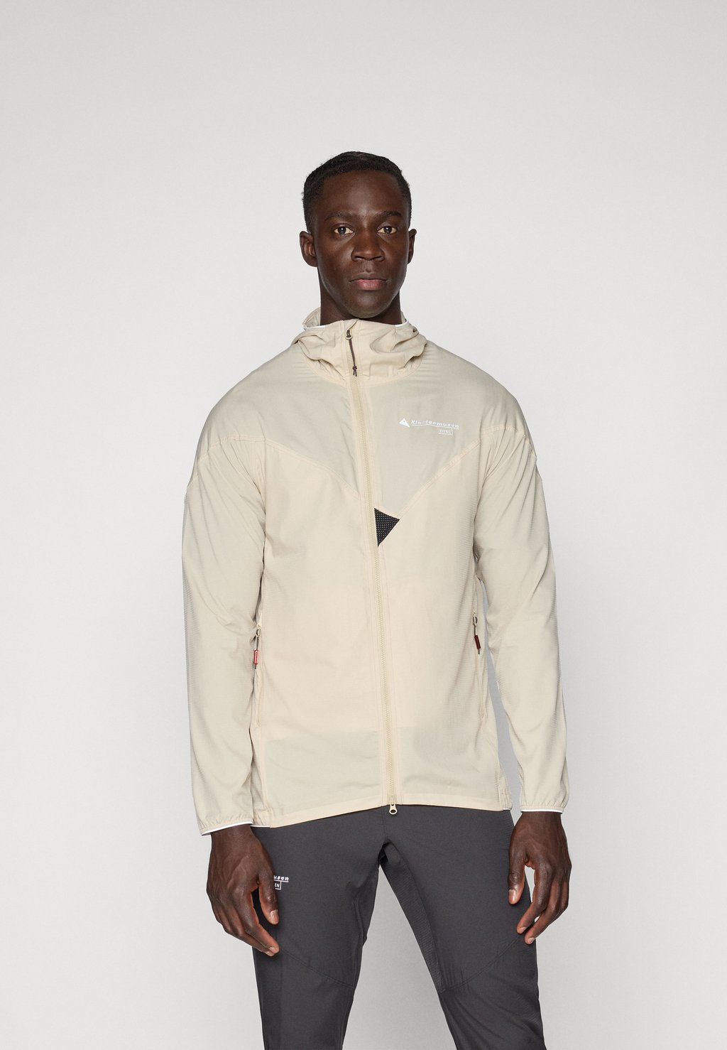 

Ветровка EITRE ZIP HOOD JACKET Klättermusen, бежевый