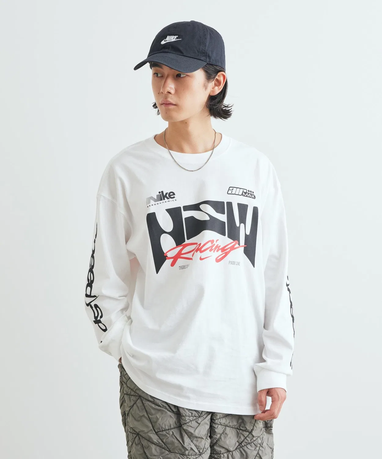 Мужская футболка с длинным рукавомс принтом Nike Sportswear Long-Sleeve T-Shirt, White
