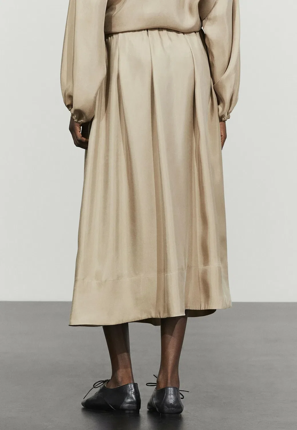 Струящаяся юбка миди с эластичным поясом - юбка А-силуэта Massimo Dutti, Sand — фото 4