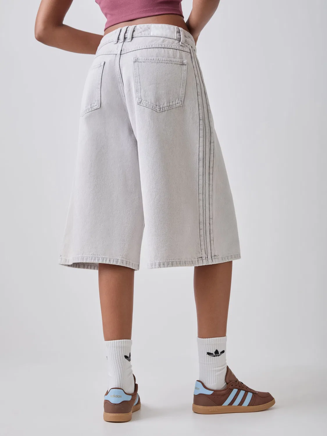 Шорты джинсовые Mid Rise Denim, adidas Originals, серый деним — фото 3
