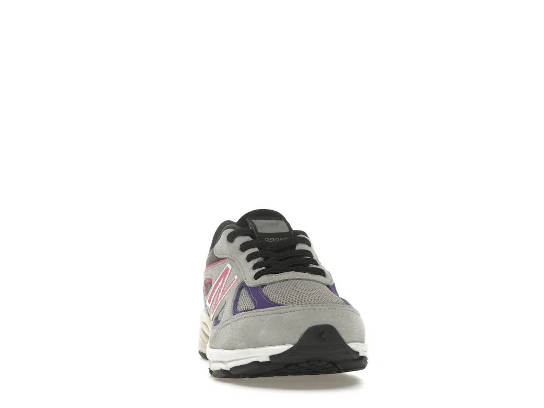 Детские кроссовки Lifestyle с замшевыми вставками New Balance 990v4, Smoked Pearl/Grey/Pink — фото 2