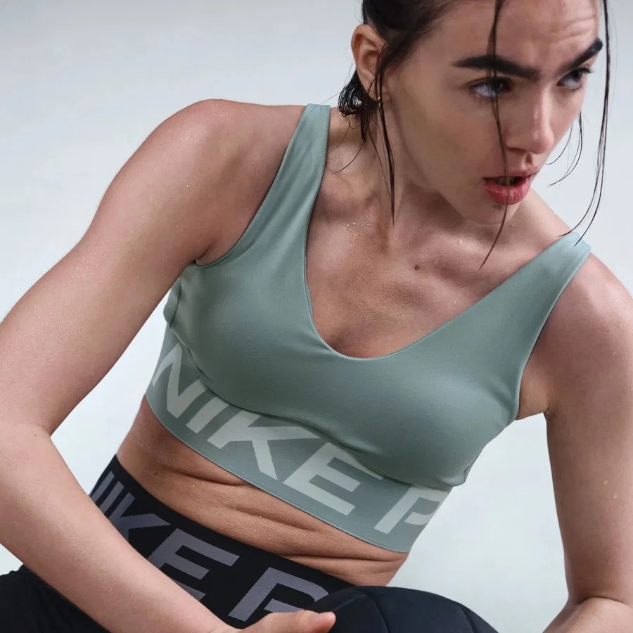 Спортивный бюстгальтер с средним уровнем поддержки Pro Indy Plunge Nike, Зеленый — фото 2