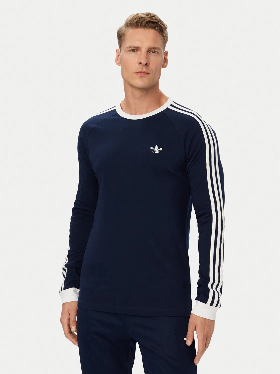 Мужской лонгслив стандартного кроя Adidas, темно-синий