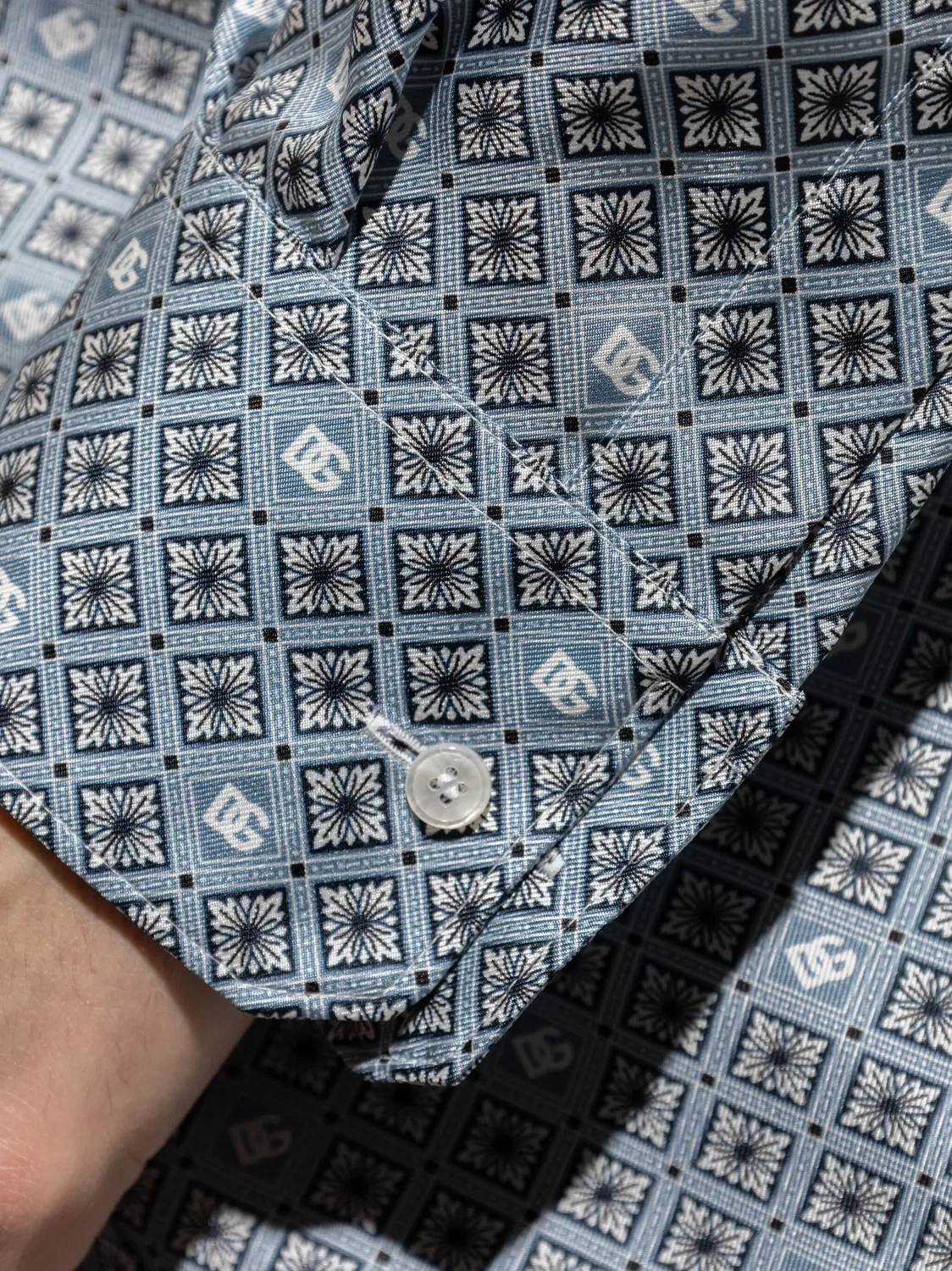 Dolce & Gabbana Шелковая рубашка серого цвета — фото 2