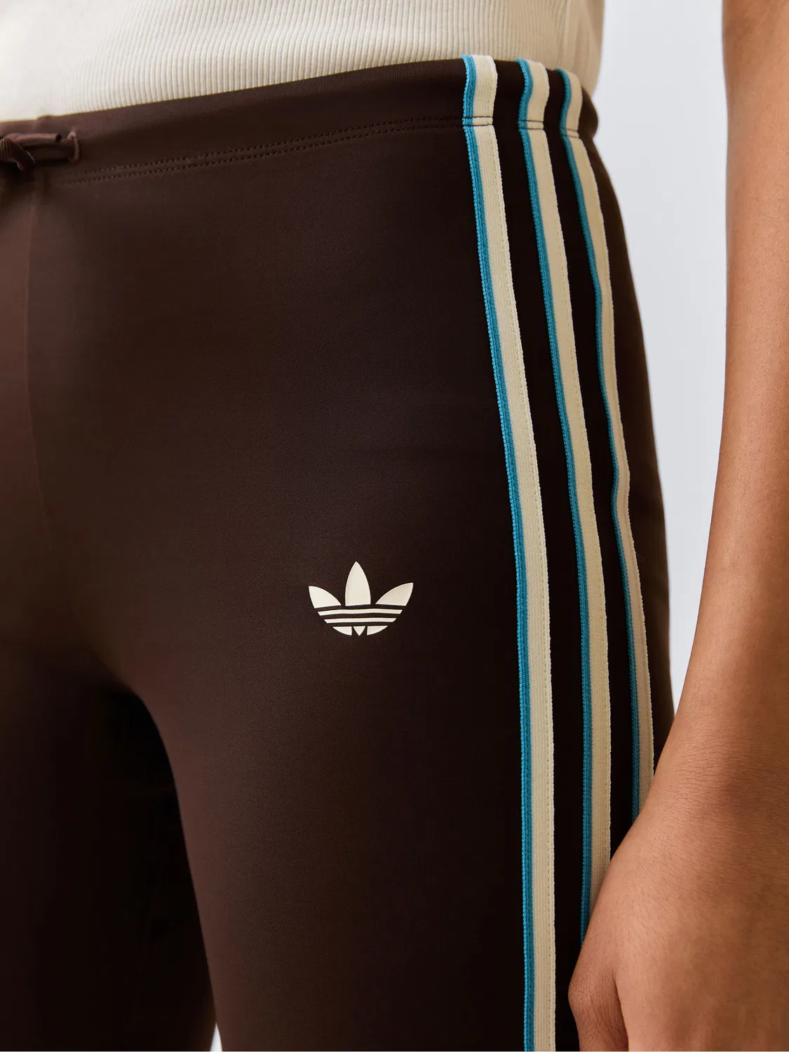 Брюки прямого кроя свободные, модель Slouchy Straight, adidas Originals, коричневый — фото 4