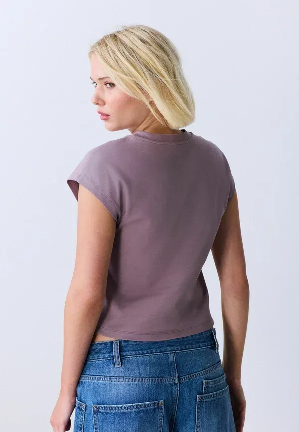 Футболка хлопковая Regular fit V-neck short sleeve interlock t-shirt Next, Purple, фиолетовый — фото 3