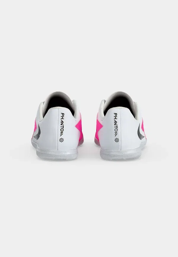 Кроссовки с усиленным каблуком Jr Phantom 6 Low Club IC Unisex Nike Performance, белый/черный/Hyper Pink — фото 4